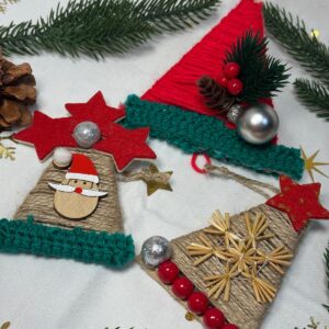 Handgemachte Weihnachtsanhänger aus Jute & Naturmaterialien – rustikale Deko für den Weihnachtsbaum
